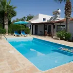 Akamas Edge Vila